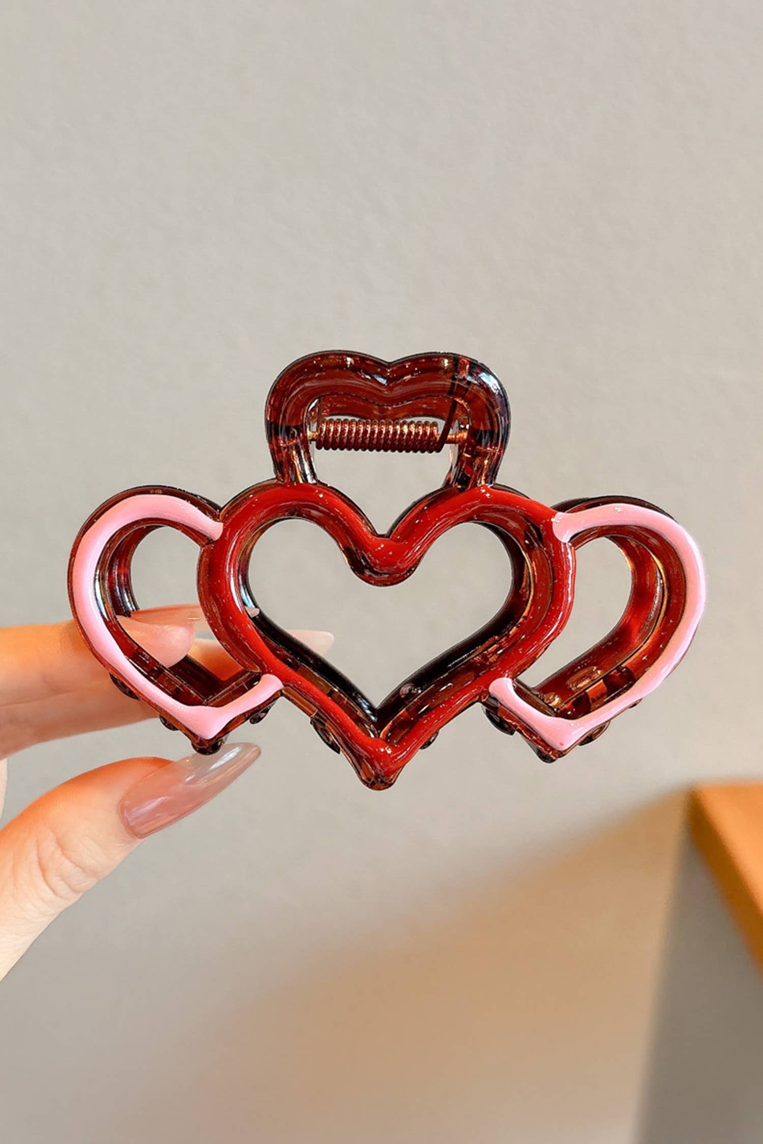 Hollowed Heart Design Color Contrasted Hair Claw Clip